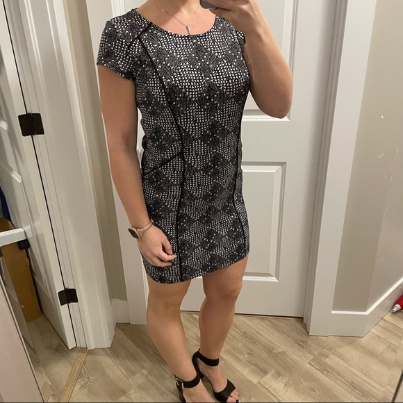 Size M Dress from Dynamite Super Comfortable - Picture 7 of 7